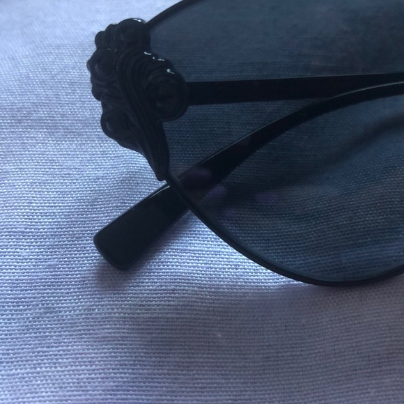 VERSACE sunglasses with flower detail - Picture 6 of 7